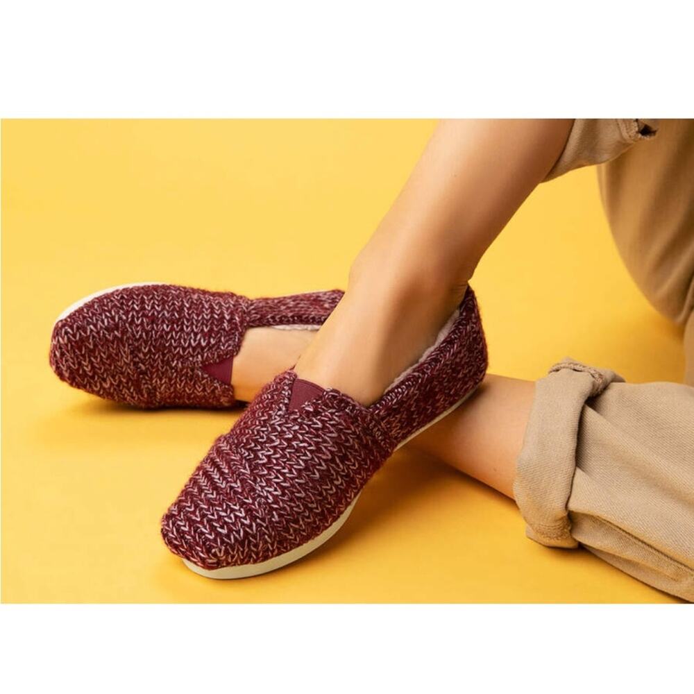 NWT TOMS Women’s Alpargata Ribbed Sweater Size 8.5